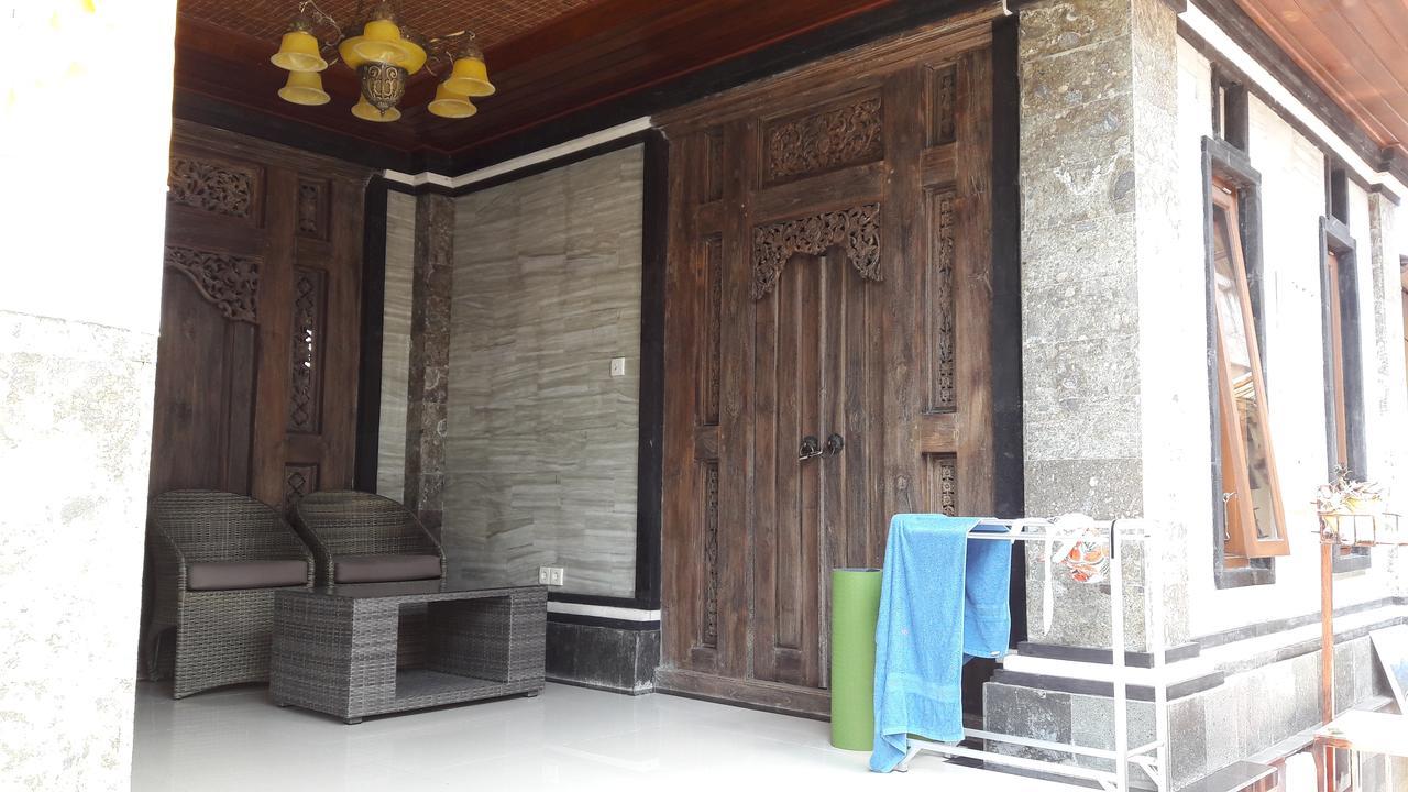 Three Ayu Family House Bed & Breakfast อูบุด ภายนอก รูปภาพ